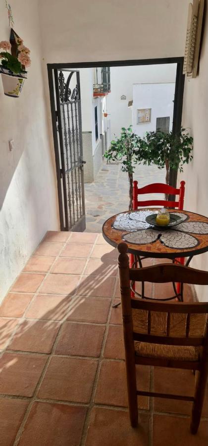 Cheerful One Bedroom Townhouse With Patio Árchez Exterior foto