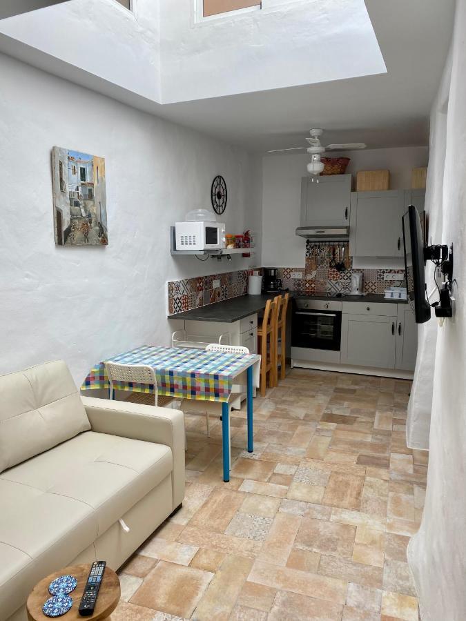 Cheerful One Bedroom Townhouse With Patio Árchez Exterior foto