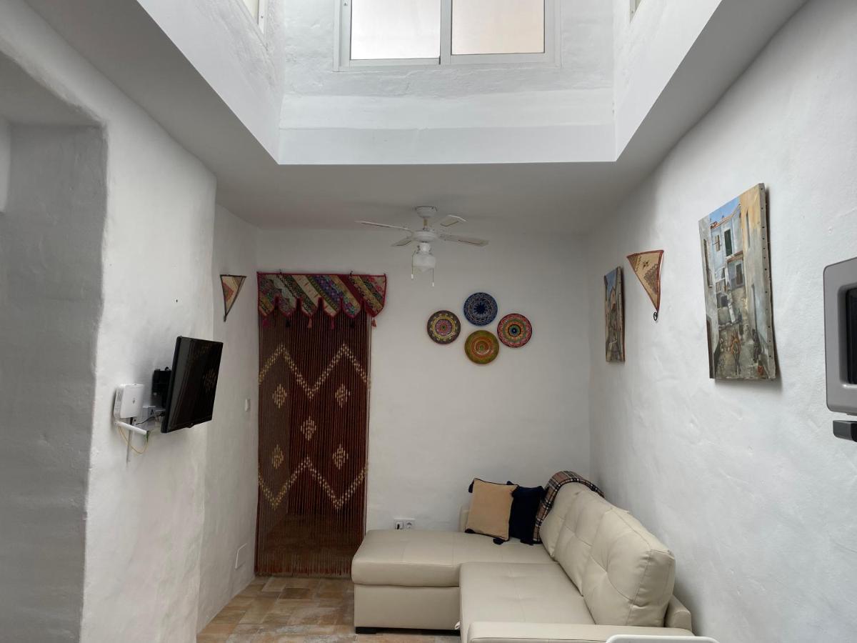 Cheerful One Bedroom Townhouse With Patio Árchez Exterior foto